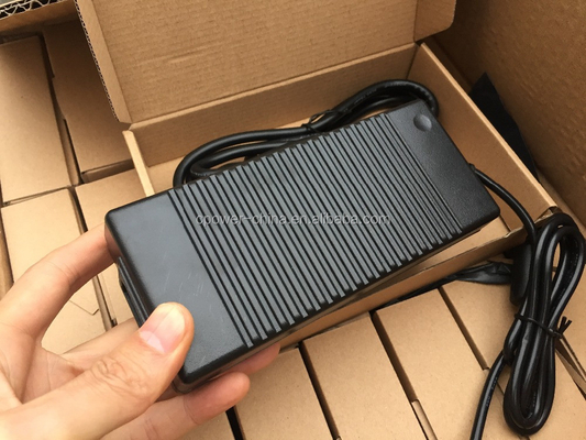ΔΕΣΚ 12V 8A 220V Δισκογραφικό 8000mA AC DC Power Adapter για απαιτήσεις υψηλού ρεύματος