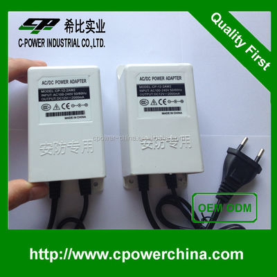 12V DC Power Adapter Output Current 2000mA Πιστοποιητικό CE Λευκό για εξωτερικές δραστηριότητες