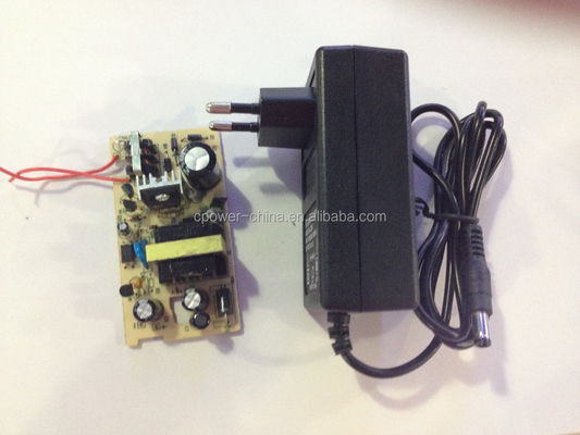 Συμπλέκτης σύνδεσης 24w 5v 12v 2a AC DC LED CCTV Power Adapter για σταθερή παροχή ενέργειας