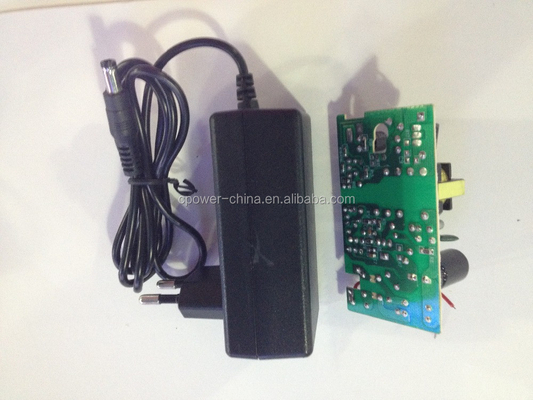 Συμπλέκτης σύνδεσης 24w 5v 12v 2a AC DC LED CCTV Power Adapter για σταθερή παροχή ενέργειας