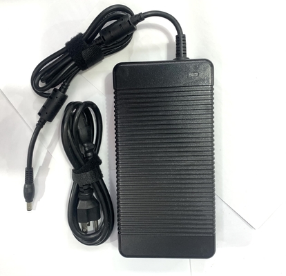 Τύπος επιτραπέζιου υπολογιστή 240W 12V 20A Αναπροσαρμοστής τροφοδοσίας συνεχούς ρεύματος για εξοικονόμηση ενέργειας CCTV/LED/ECT