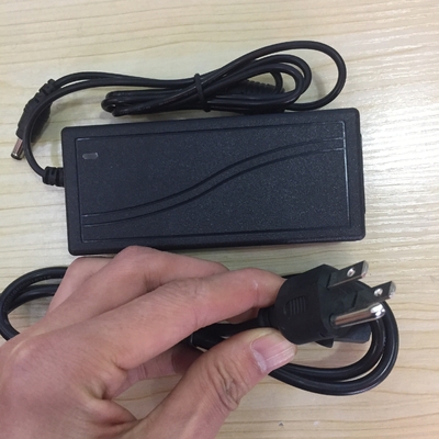 Δυνατότητα C-Power 18v DC Power Adapter συμβατή με συσκευές εξόδου μαύρης