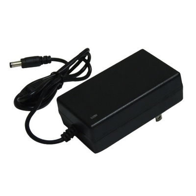 Δυναμικό C-Power AC100-240V έως DC5V 3.5A προσαρμογός ισχύος με πιστοποίηση CE και 5.5*2.1/2.5 DC