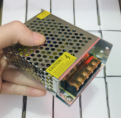 Μόνιμη τάση 25W 5V συνεχής παροχή ενέργειας για φωτισμό LED Νίκαια 110V/220V AC εισροή