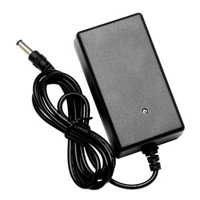 2A DC 12,6V 16,8V Φορτιστή μπαταριών ιόντων λιθίου 18650 με είσοδο 100-240VAC 50/60HZ
