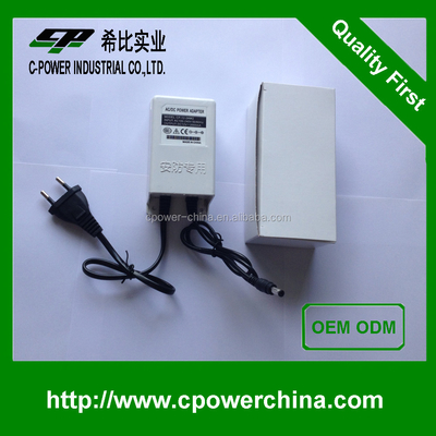 12V 24W εξωτερικός προσαρμογός ρεύματος με 2000mA ρεύμα εξόδου και ευγενικό λευκό σχεδιασμό