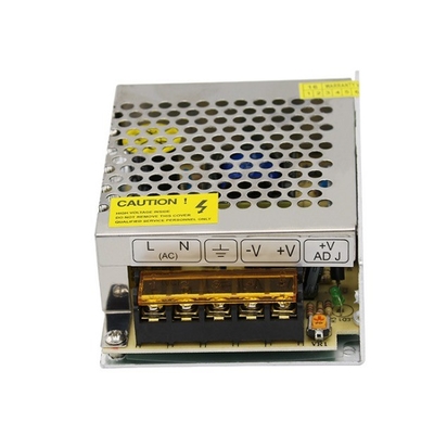Συνεπής συχνότητα εξόδου 50/60HZ C-Power 9V 5A 45W τροφοδοσία με 82% απόδοση