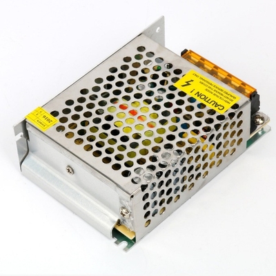 Συνεπής συχνότητα εξόδου 50/60HZ C-Power 9V 5A 45W τροφοδοσία με 82% απόδοση