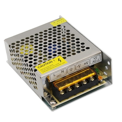 Συνεπής συχνότητα εξόδου 50/60HZ C-Power 9V 5A 45W τροφοδοσία με 82% απόδοση
